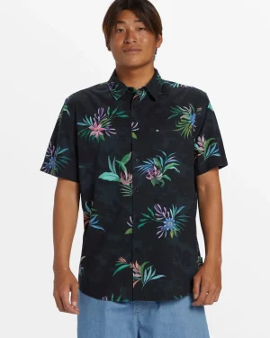 Quiksilver Shirts & Polos>Apero Classic Short Sleeve Shirt - BLACKAPEROCLASSICSSSWOVEN