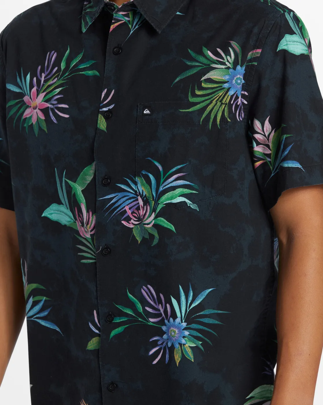 Quiksilver Shirts & Polos>Apero Classic Short Sleeve Shirt - BLACKAPEROCLASSICSSSWOVEN