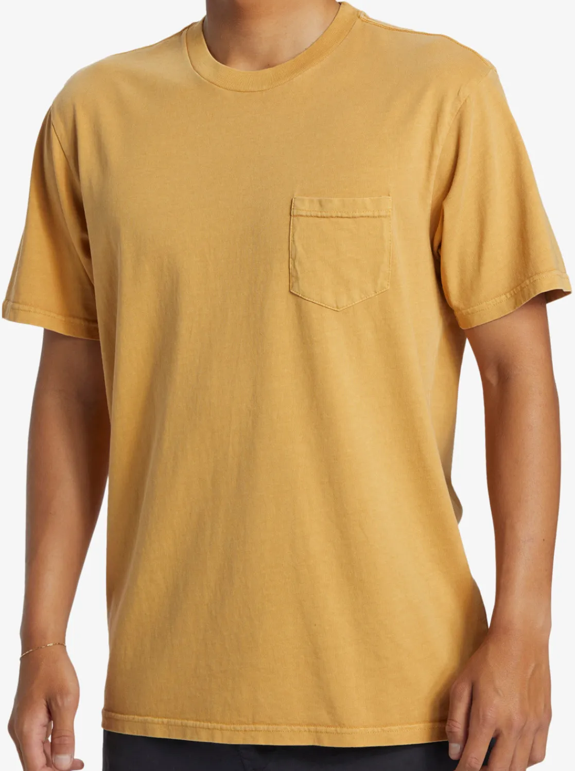 Quiksilver Tees>Salt Water Pocket Tee T-Shirt MUSTARD